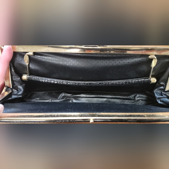Vintage Faux Crocodile Clutch - Picture 5 of 9